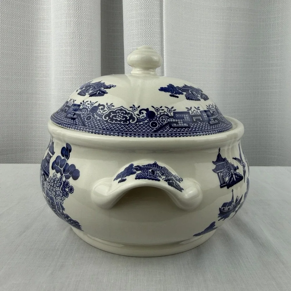 CHURCHILL Blue Willow Vegetable Soup Large Server Dish Bowl Handles w/ Lid